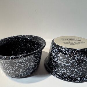 LIKE NEW- made in Portugal Vista Alegre "cook&serve" bowls.